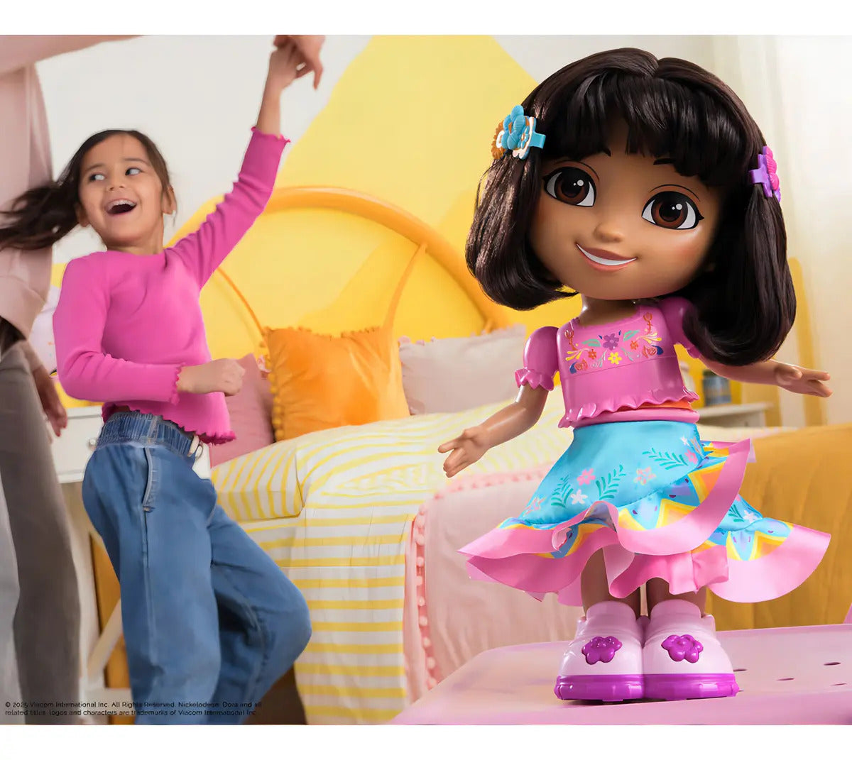 Dora Baila Conmigo – muñeca bailarina interactiva con música y frases bilingües | +3 años